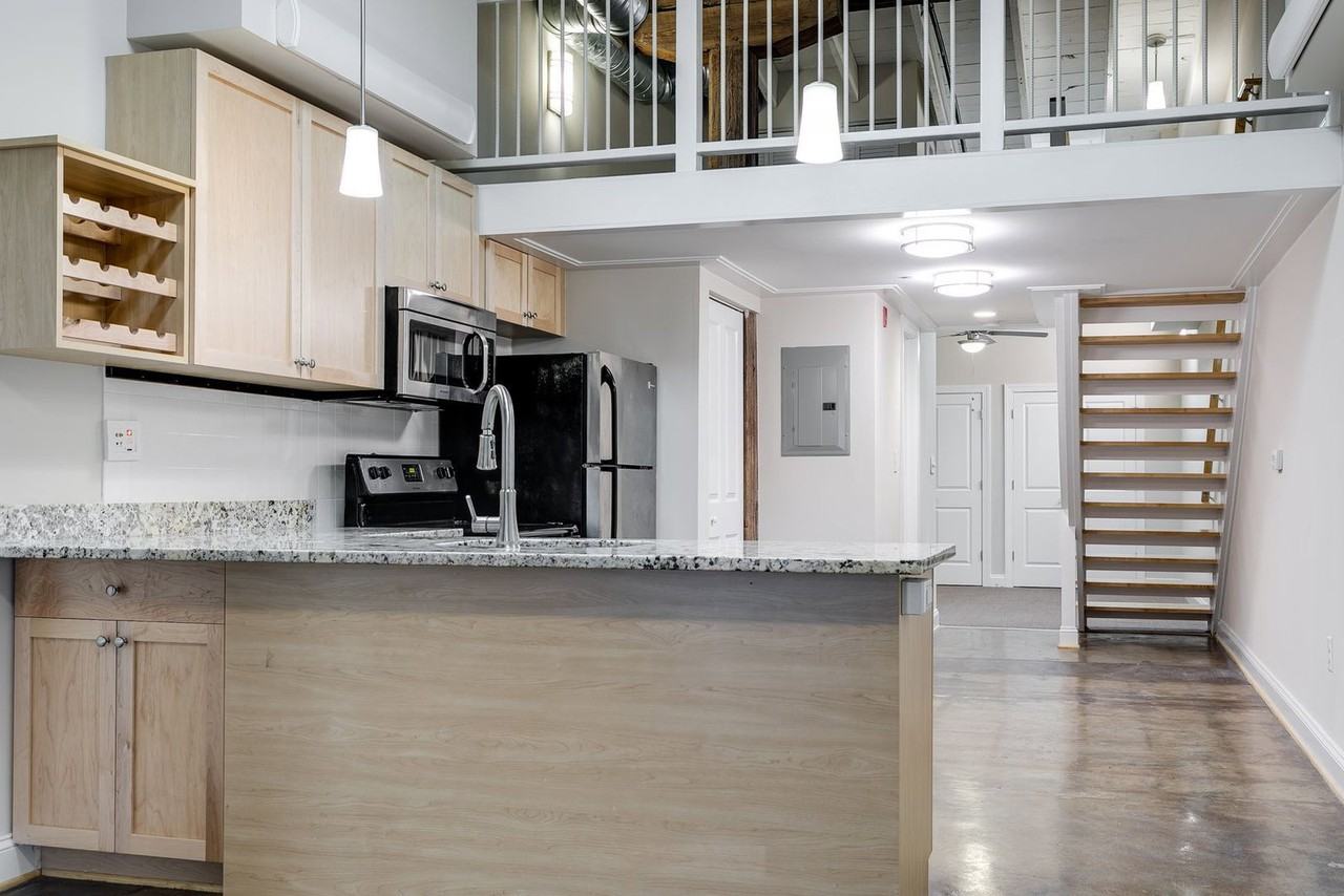 1710 E Franklin St #07 - Photo 2 of 20