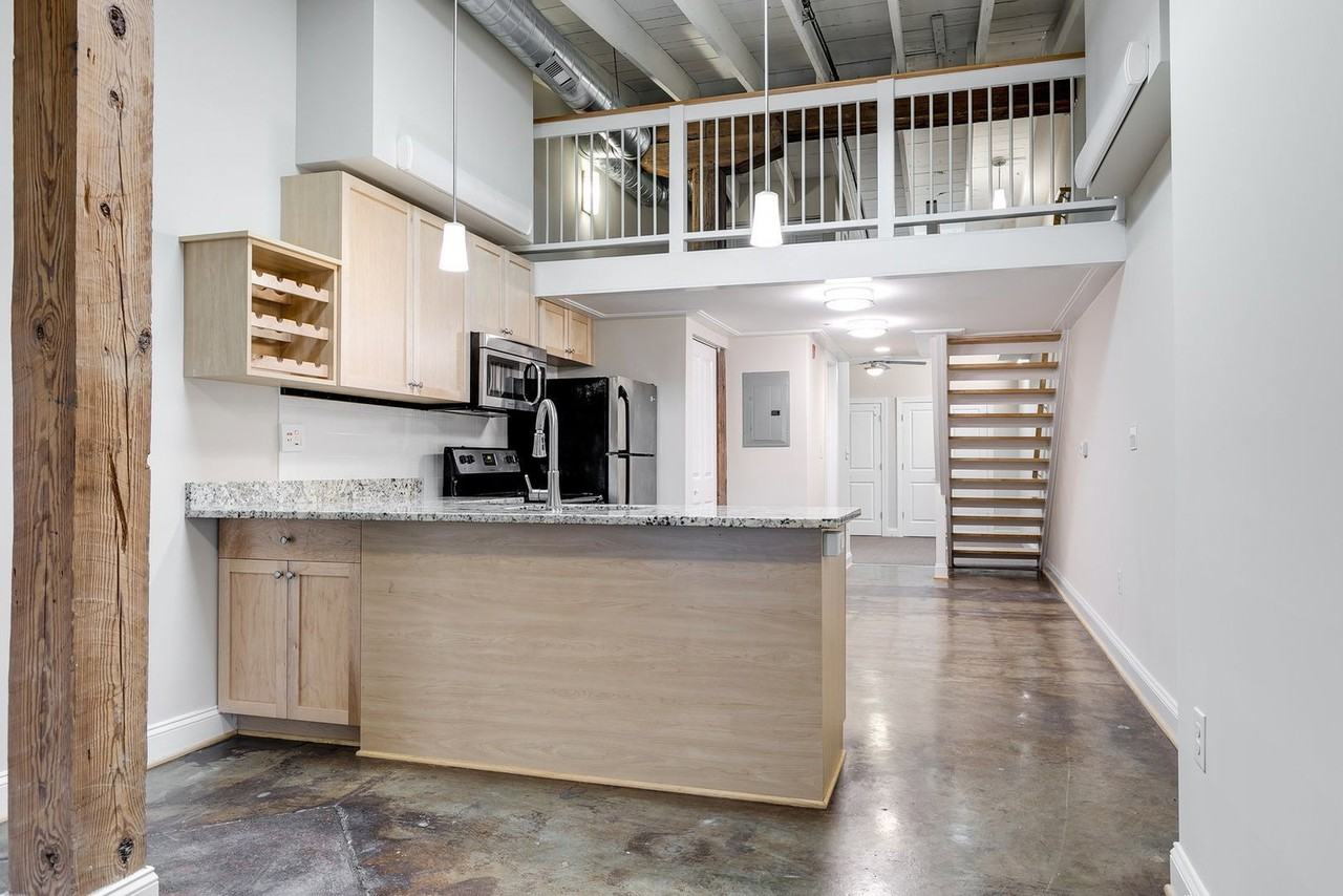 1710 E Franklin St #07 - Photo 5 of 20