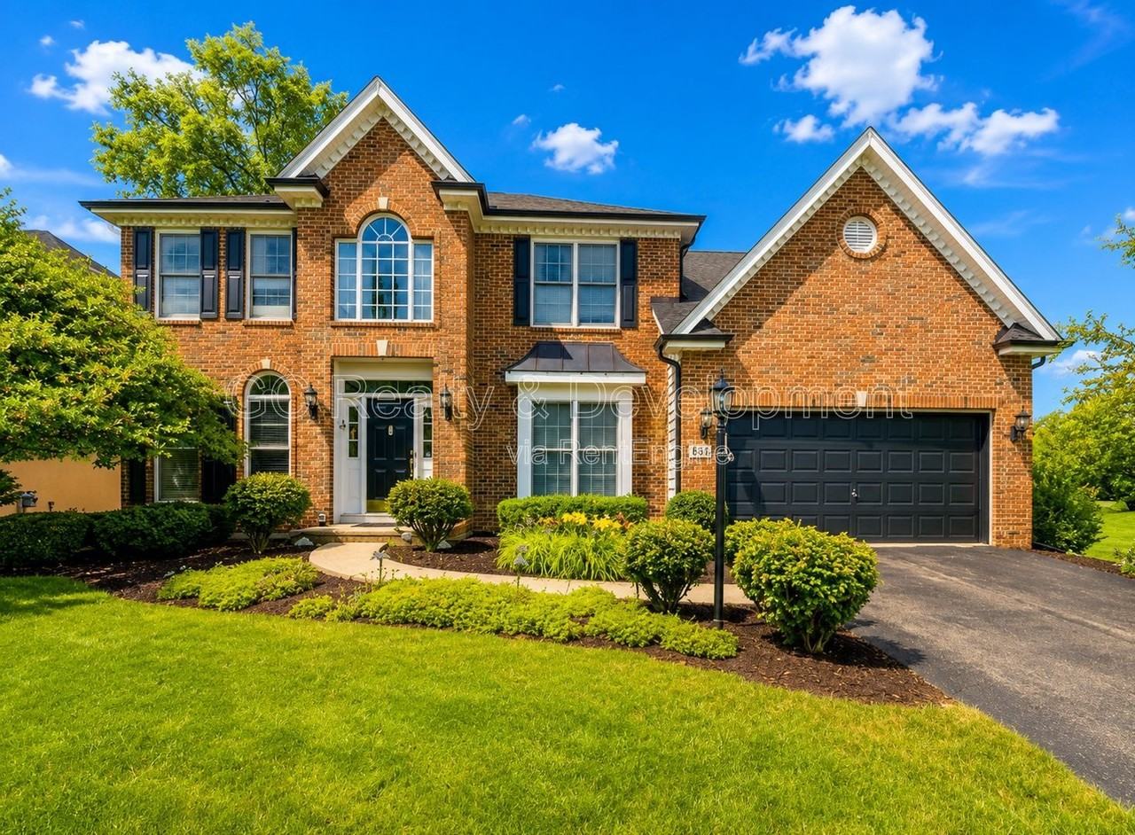 882 Clarendon Ln