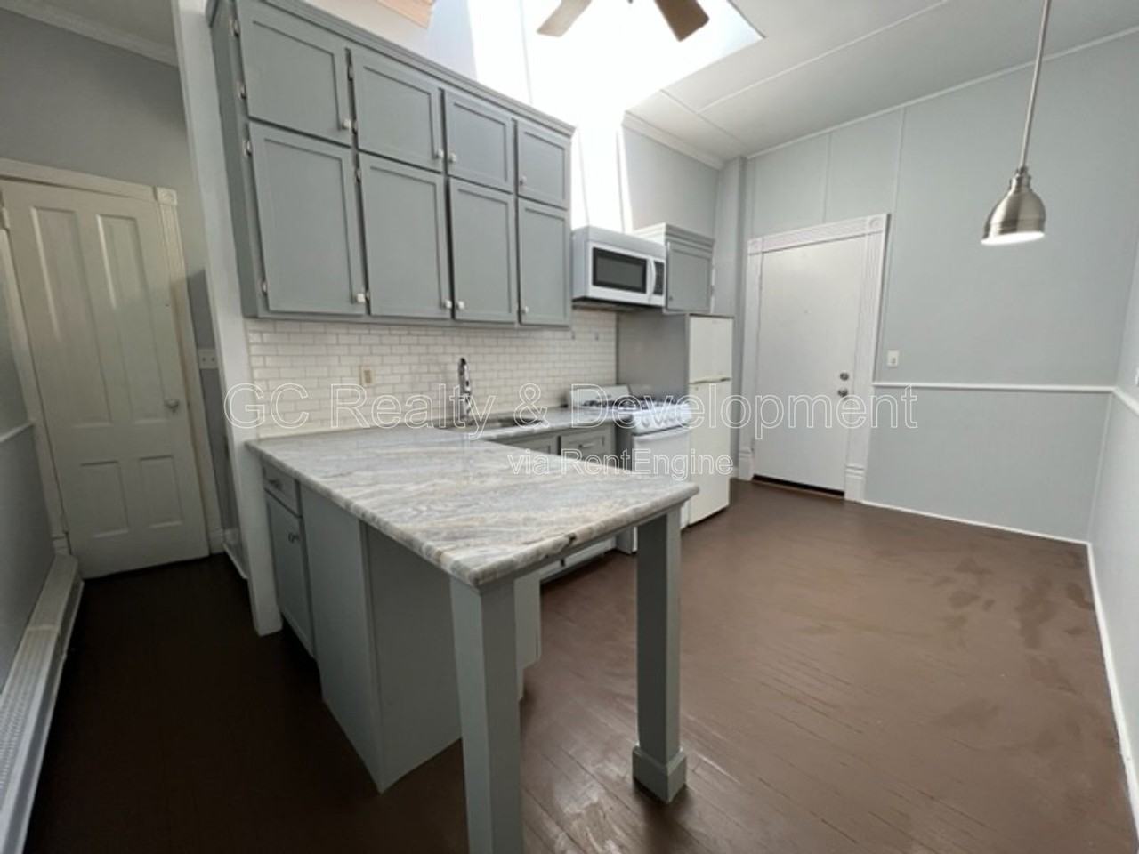 220 Main St #2R - Photo 2 of 17