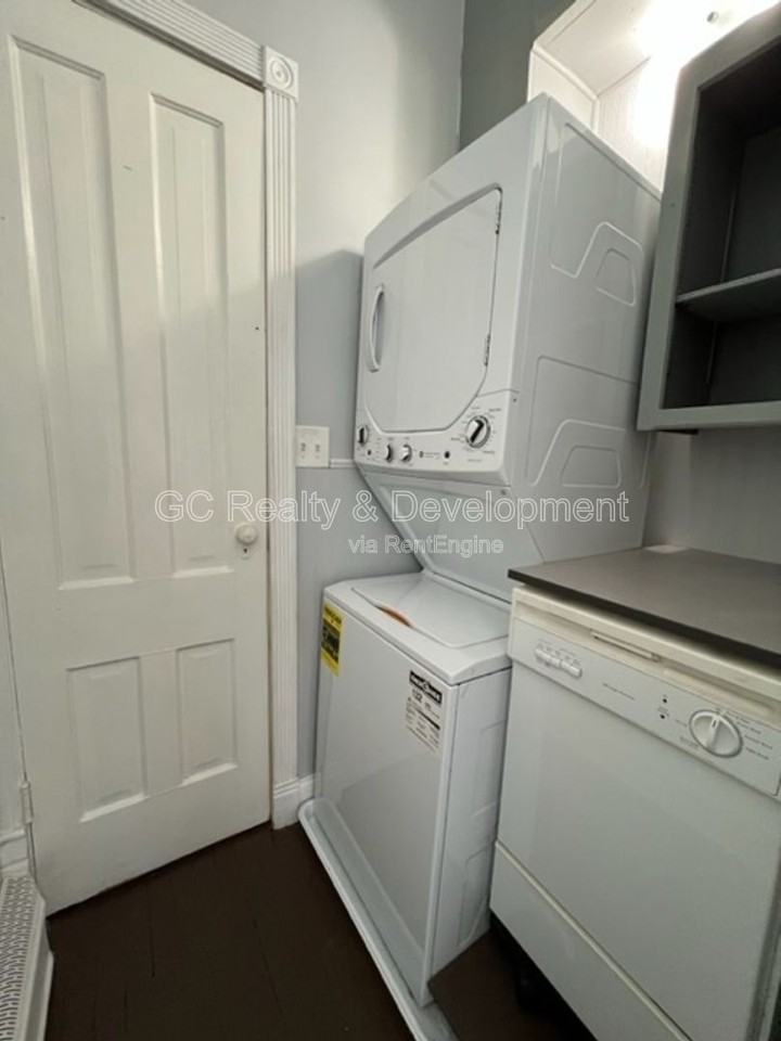 220 Main St #2R - Photo 5 of 17