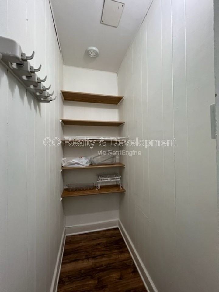 220 Main St #2R - Photo 6 of 17