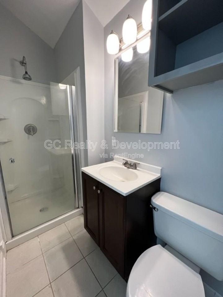 220 Main St #2R - Photo 7 of 17
