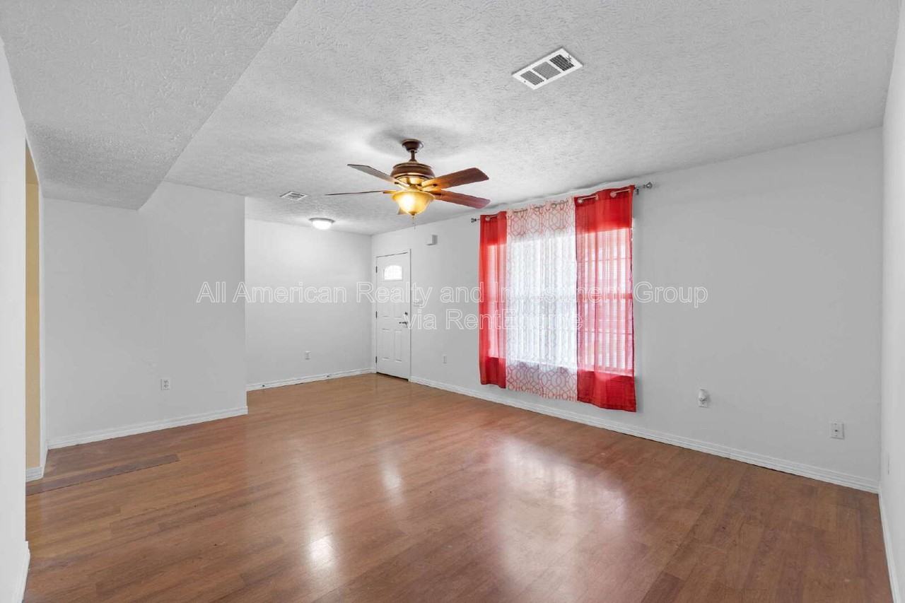 1815 Pointed Leaf Ln - Photo 5 of 31