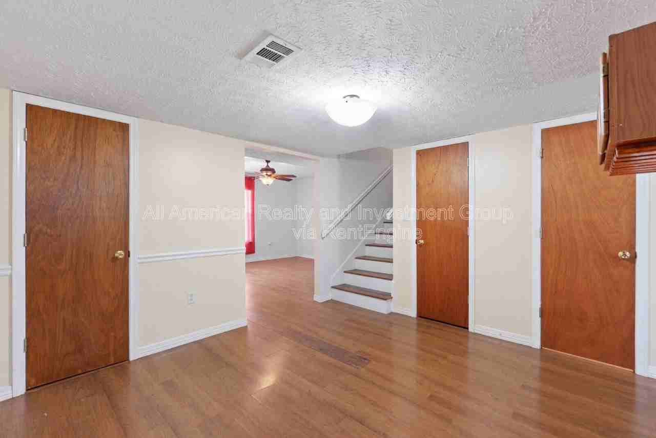 1815 Pointed Leaf Ln - Photo 7 of 31