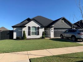 featured image of 4374 W Topeka Ave