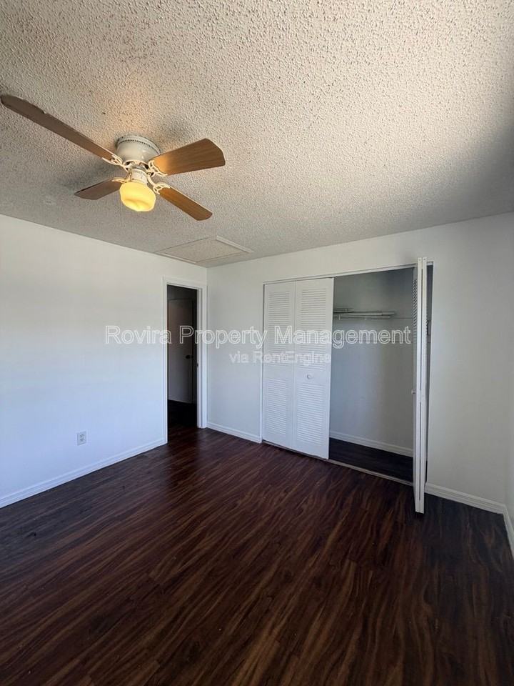 1809 Bronson Dr #D - Photo 3 of 8