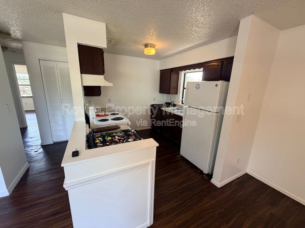 1809 Bronson Dr #D - Photo 7 of 8