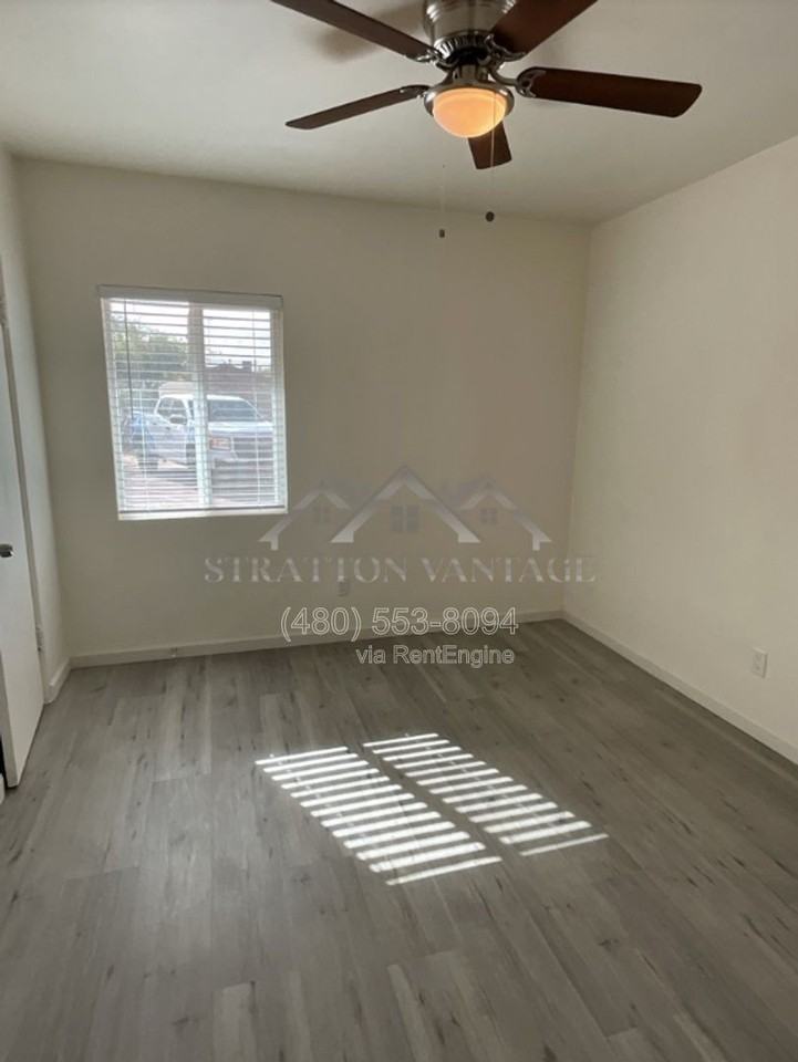 2556 S Noble St - Photo 5 of 8