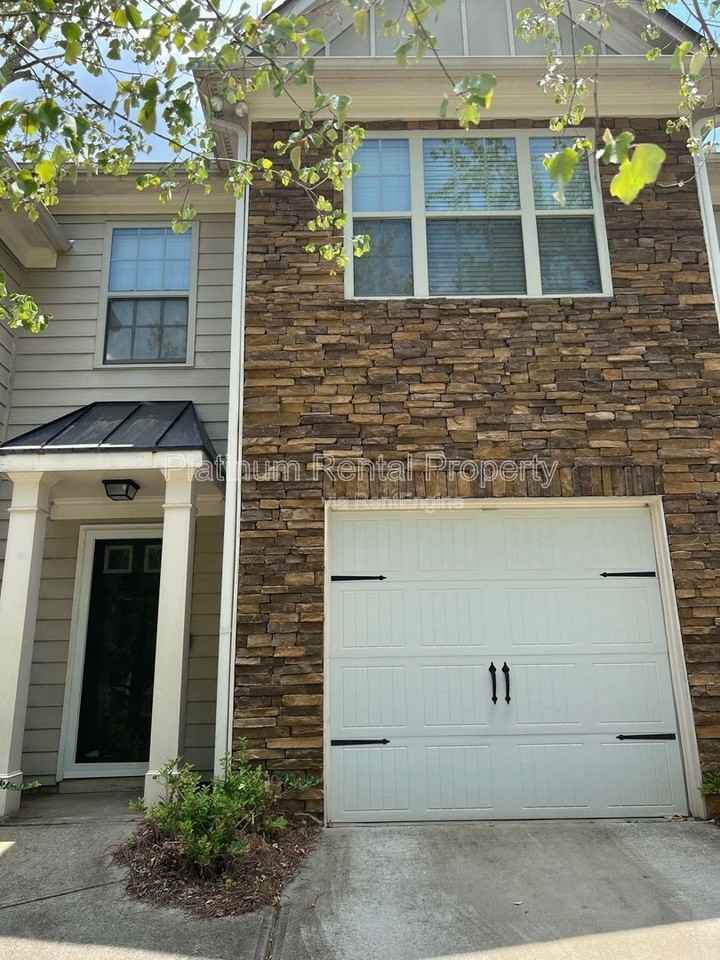 2886 Ridgeview Dr Sw - Photo 2 of 25