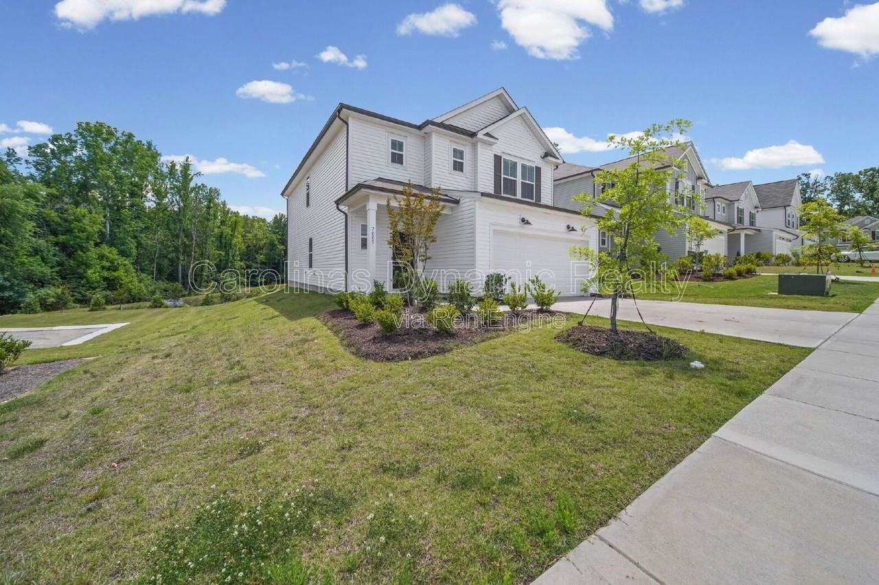 7005 Bermuda Woods Rd - Photo 3 of 39