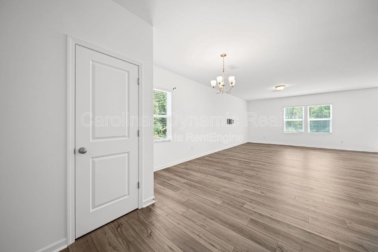 7005 Bermuda Woods Rd - Photo 5 of 39