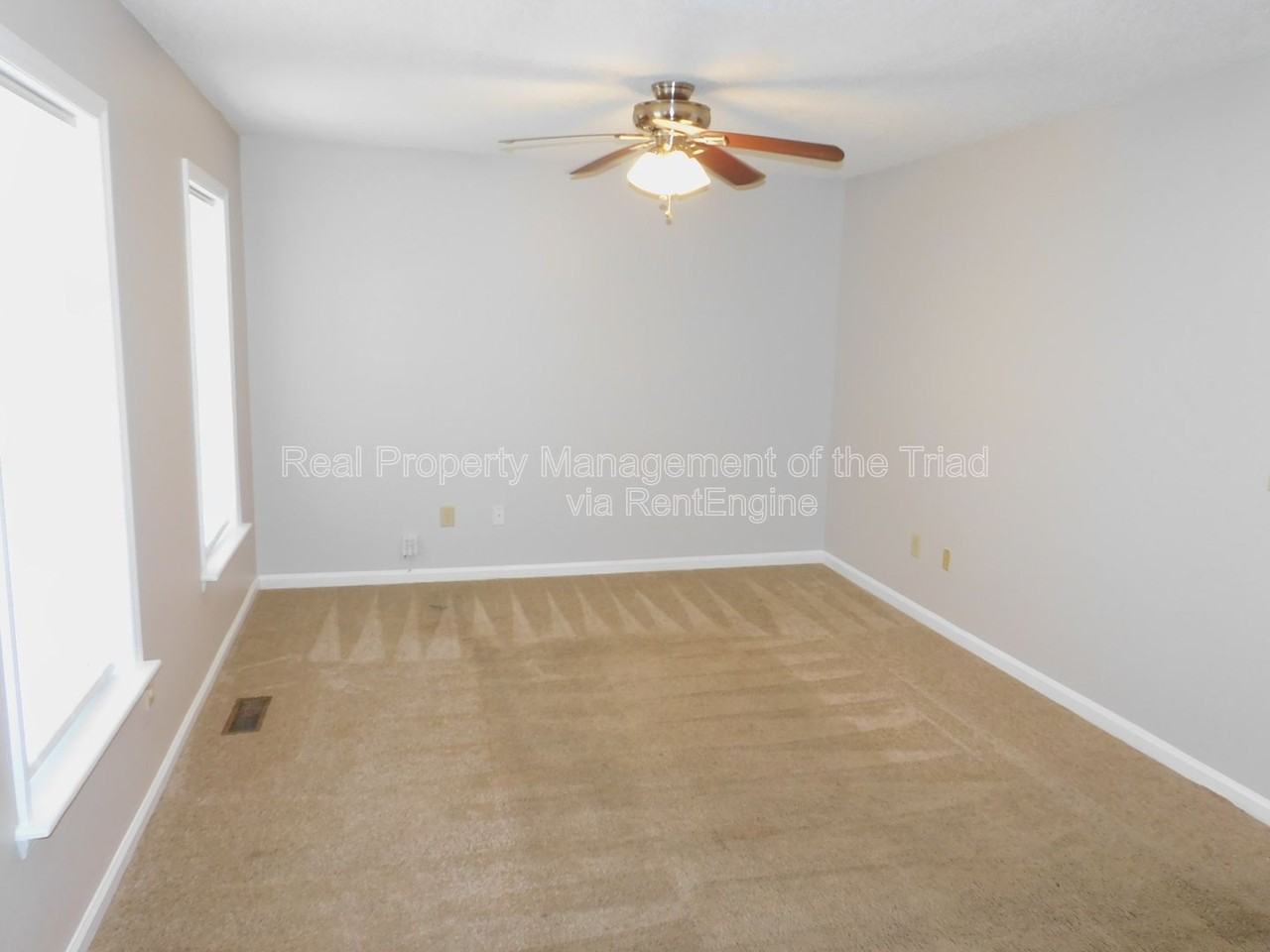 1805 Cody Ave - Photo 6 of 23