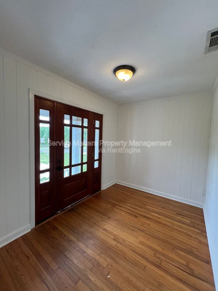 3543 Bayou Blvd - Photo 3 of 41