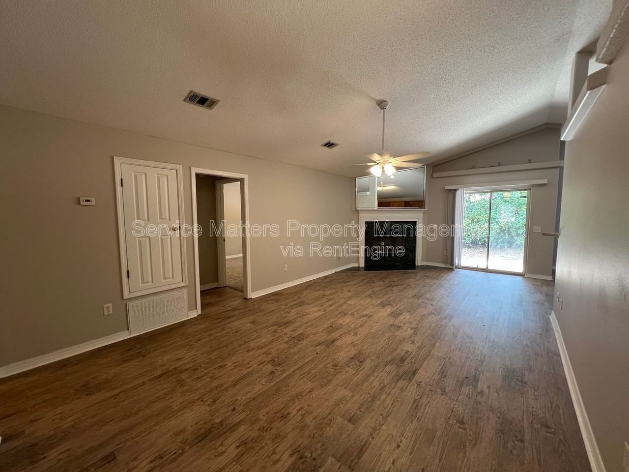 5959 Sleepy Hollow Ct - Photo 4 of 36