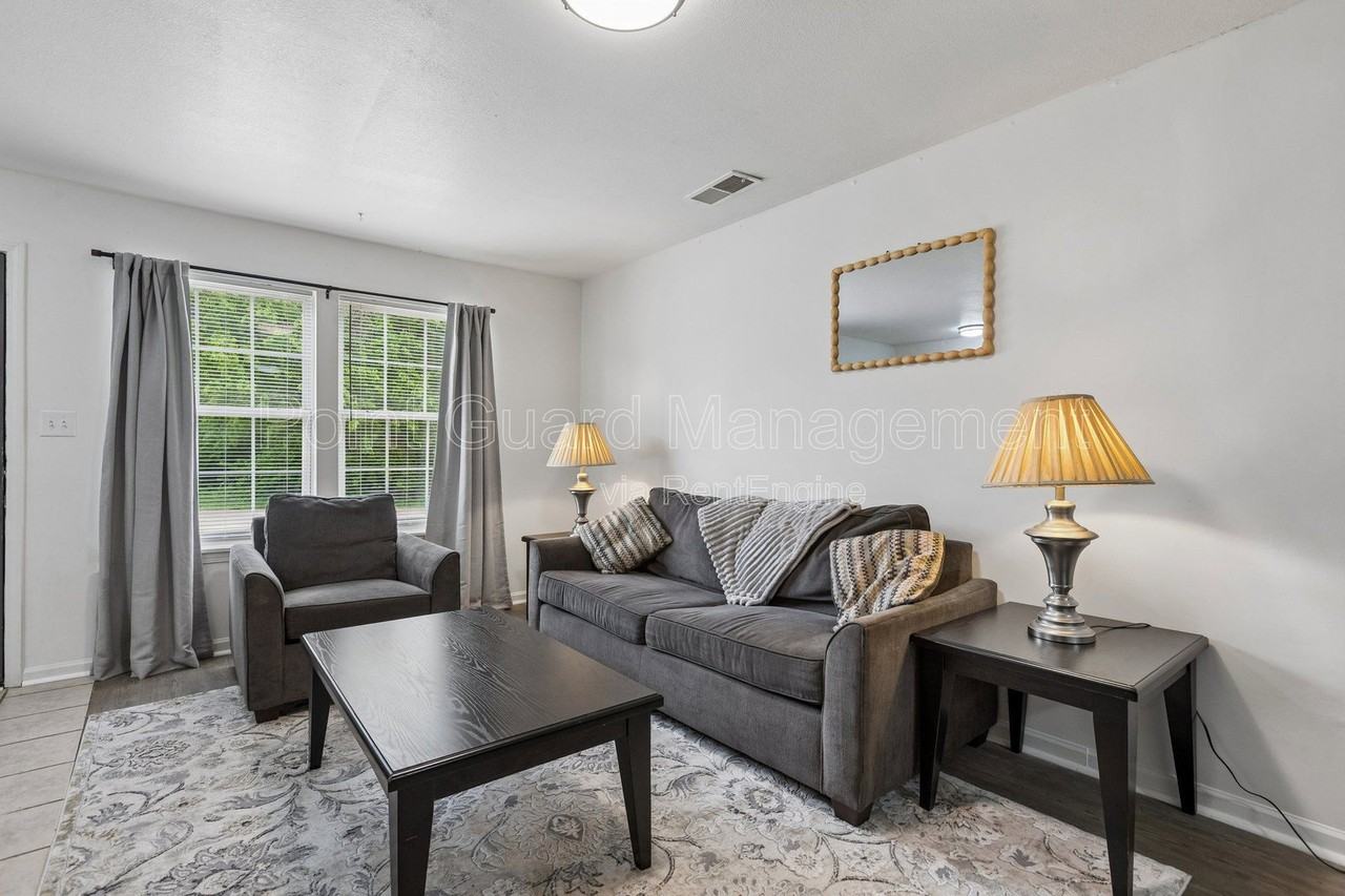 321 W South Ave #8 - Photo 5 of 44