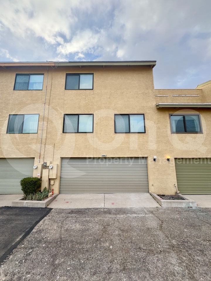 3882 N Paseo De Las Canchas - Photo 2 of 20