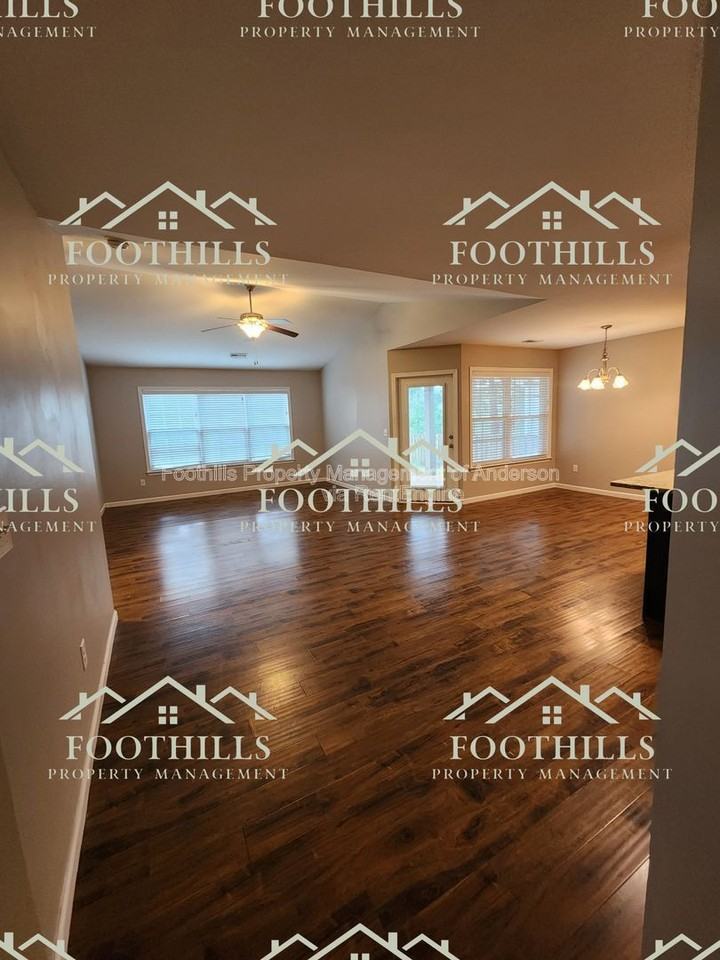 1027 Whirlaway Cir - Photo 2 of 23