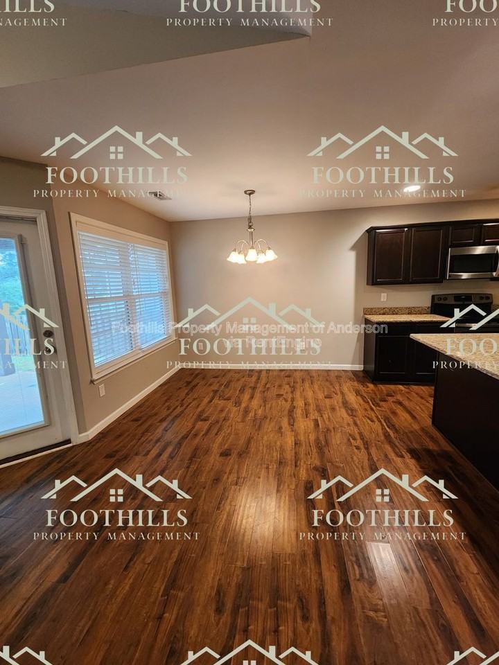 1027 Whirlaway Cir - Photo 4 of 23