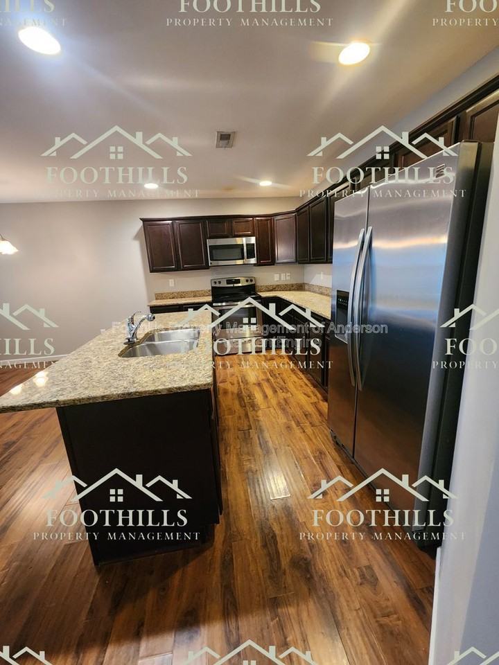 1027 Whirlaway Cir - Photo 5 of 23