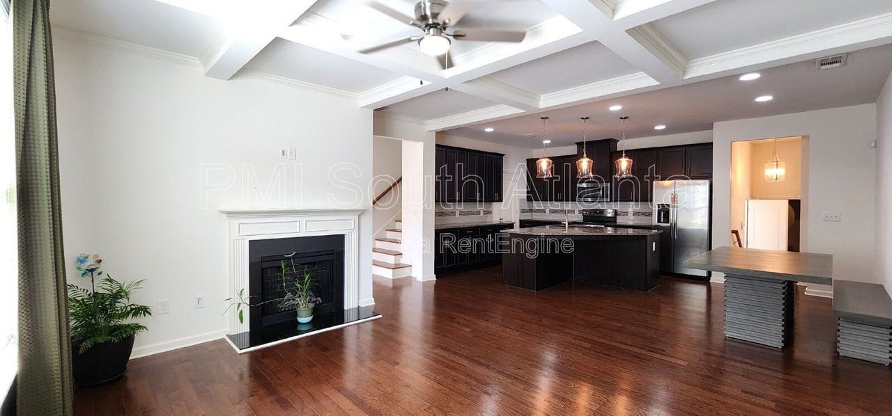 7744 Rutgers Cir - Photo 6 of 34