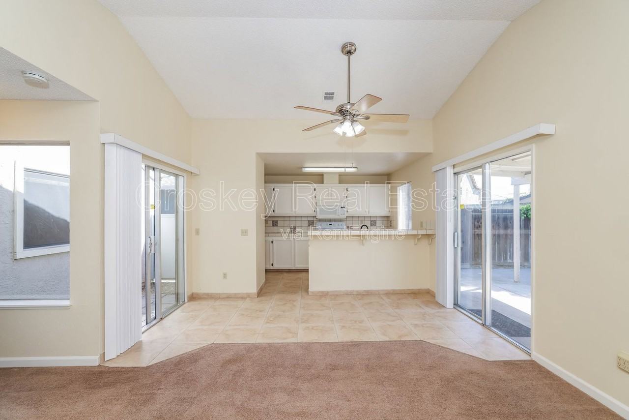 357 Hazelnut Ln - Photo 3 of 16