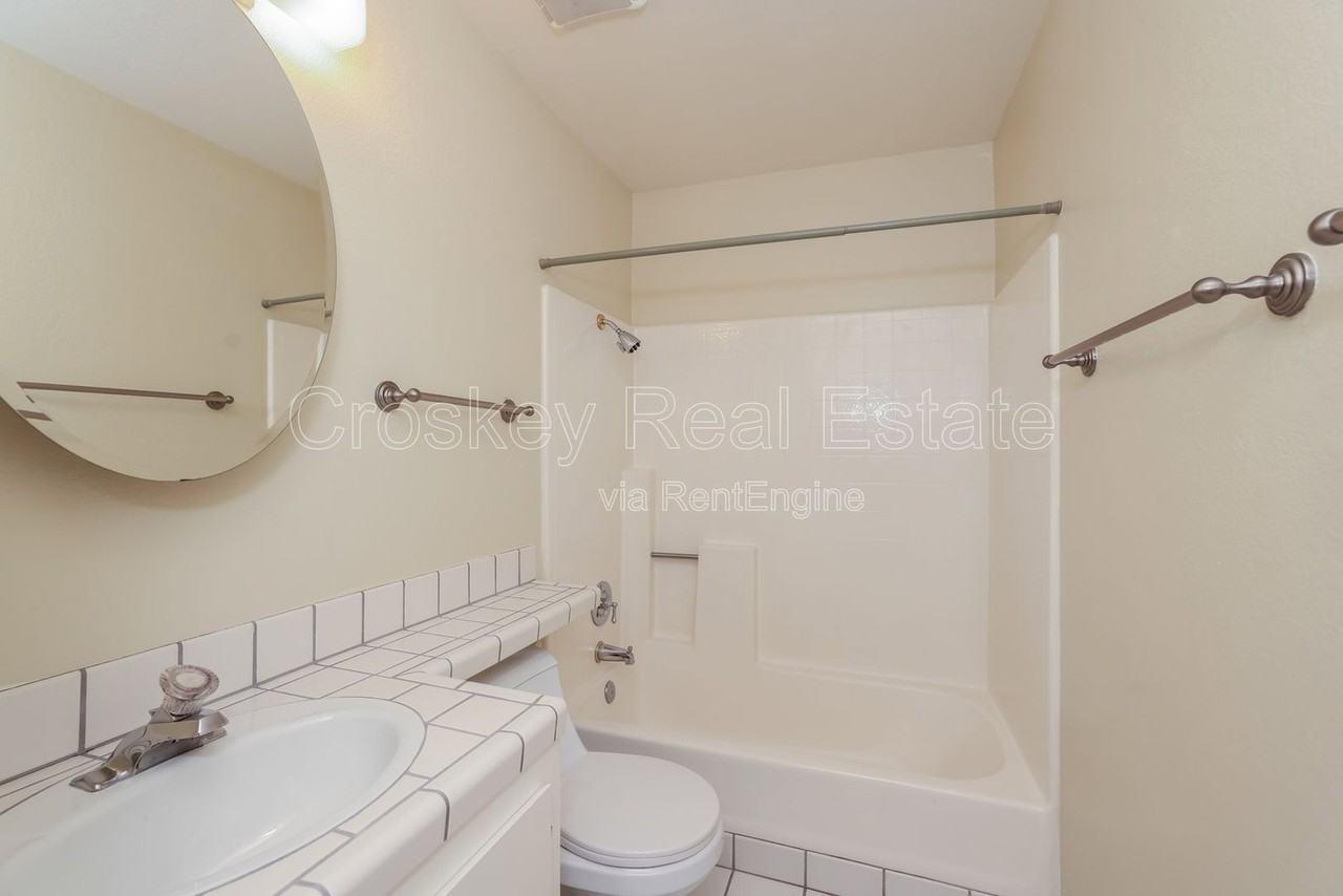 357 Hazelnut Ln - Photo 7 of 16