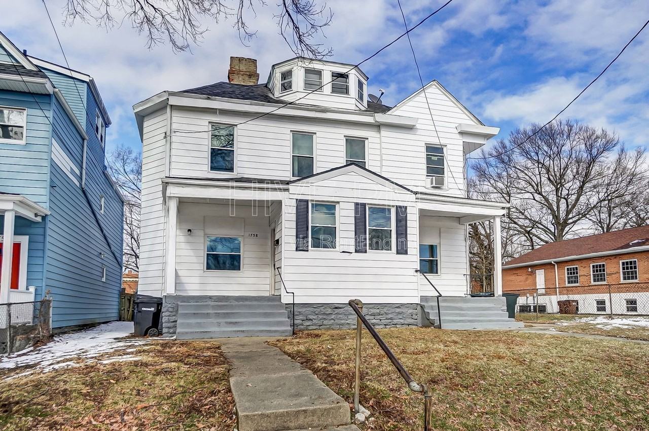 1758 Brewster Ave - Photo 3 of 37