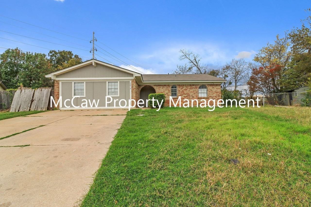 7012 Candlewick Ct - Photo 2 of 17