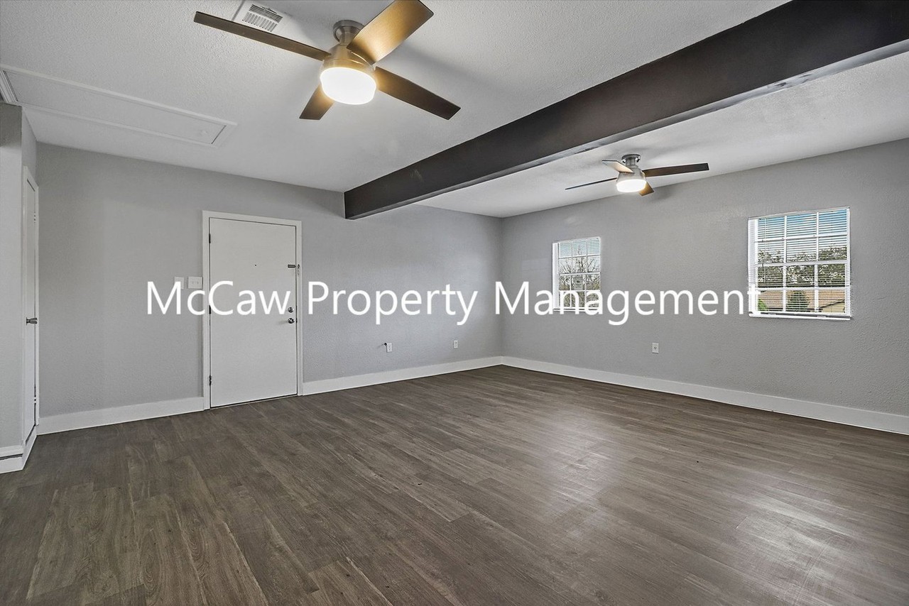 7012 Candlewick Ct - Photo 3 of 17