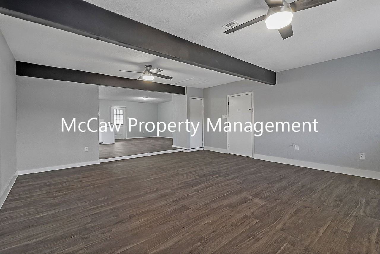 7012 Candlewick Ct - Photo 5 of 17
