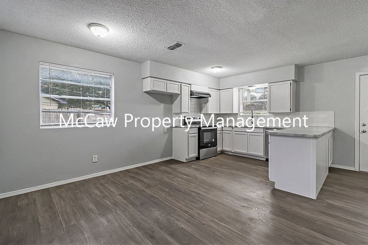 7012 Candlewick Ct - Photo 6 of 17
