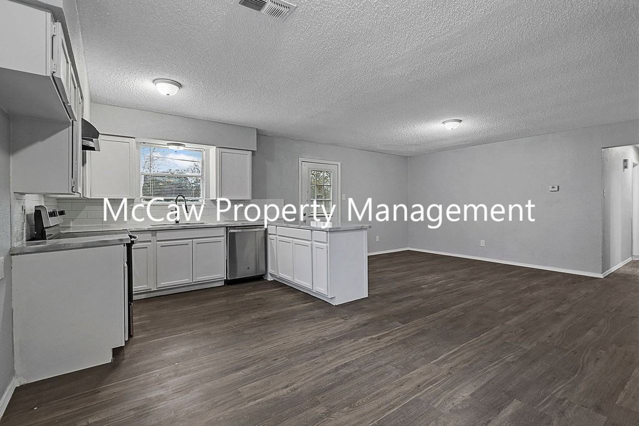 7012 Candlewick Ct - Photo 7 of 17