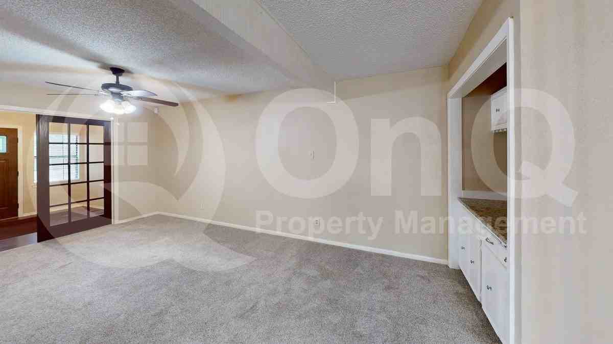 5809 Chimney Wood Cir - Photo 3 of 13