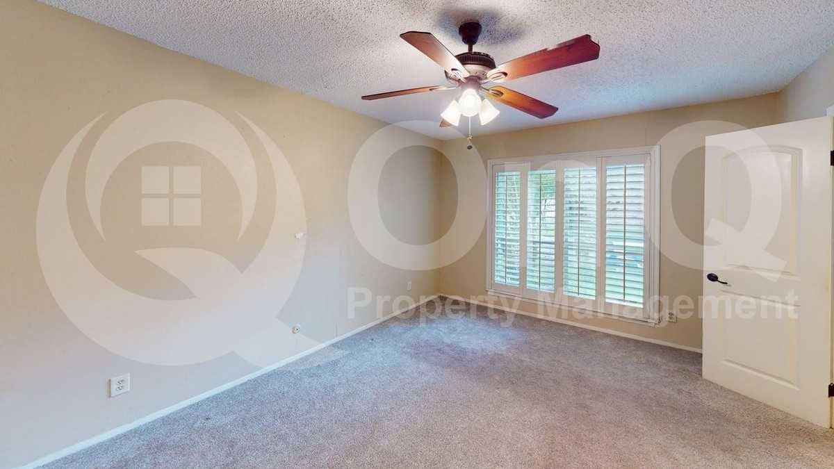 5809 Chimney Wood Cir - Photo 4 of 13