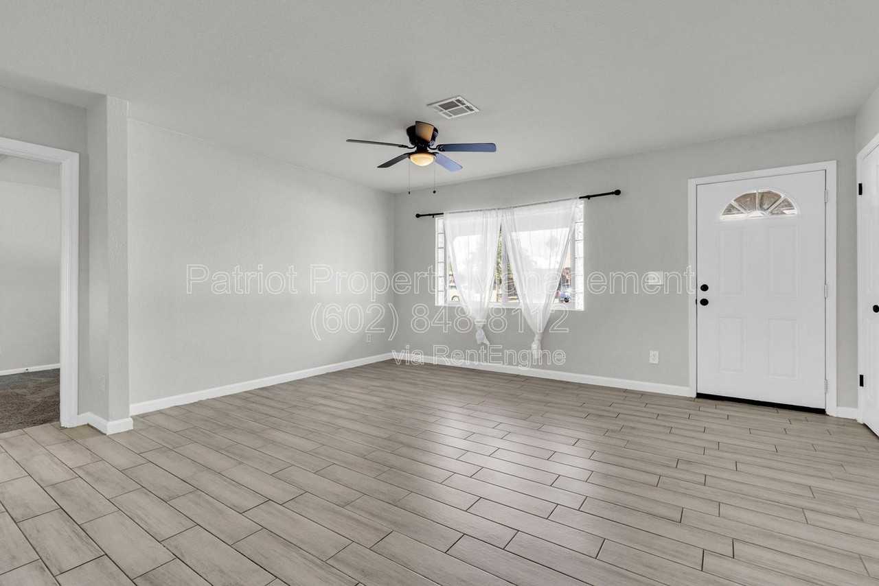 449 E Harmony Ave - Photo 5 of 37