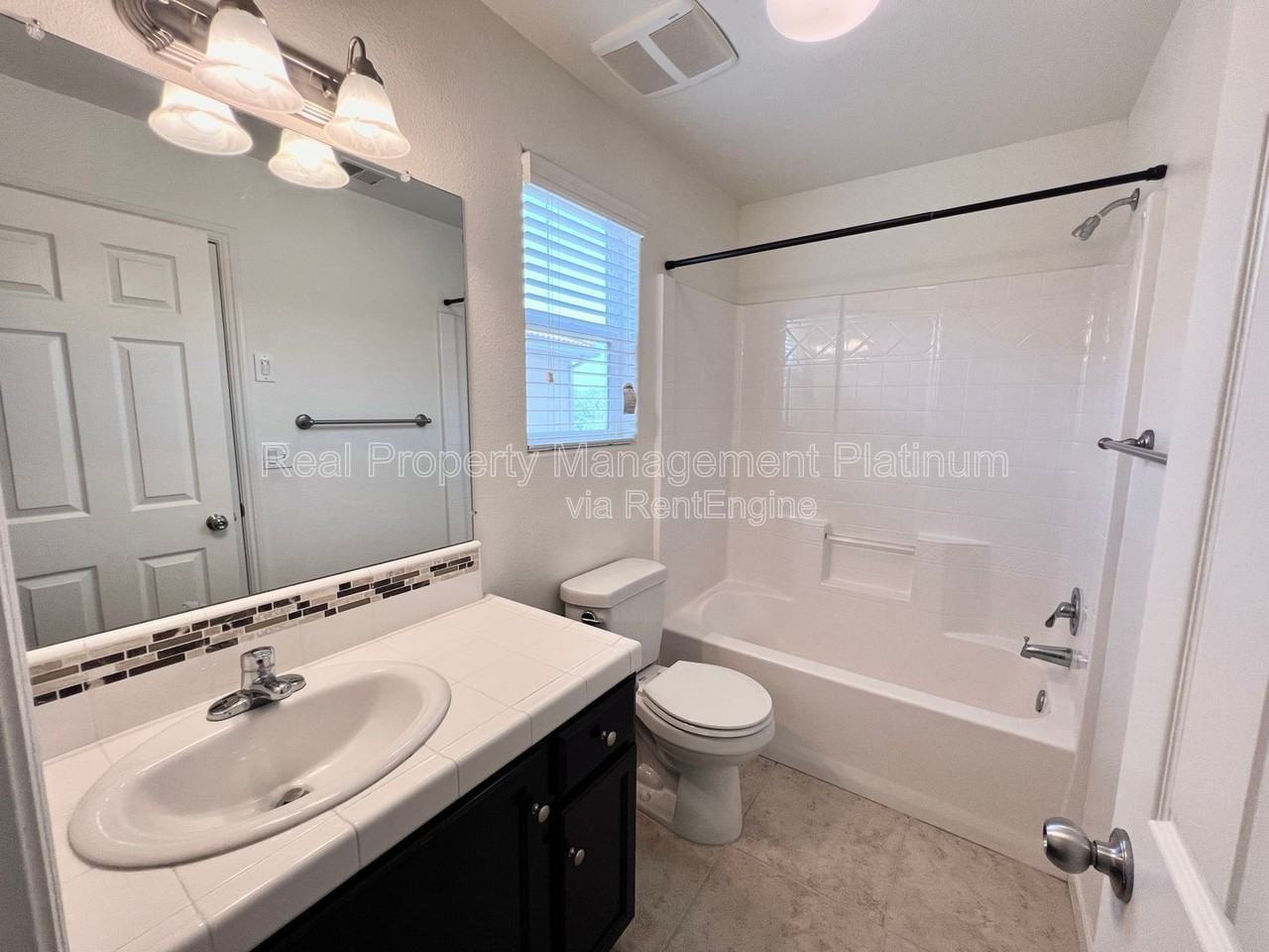 1484 Mosaic Way - Photo 4 of 18