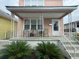 featured image of 204 Fishburne St