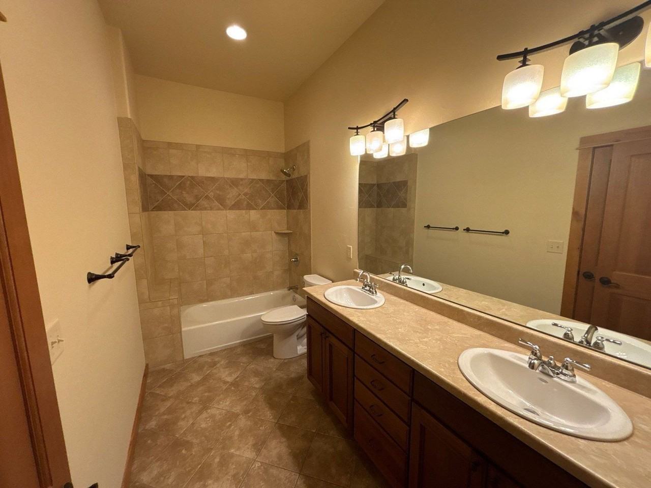 2379 Abbey Ct #1 - Photo 6 of 18