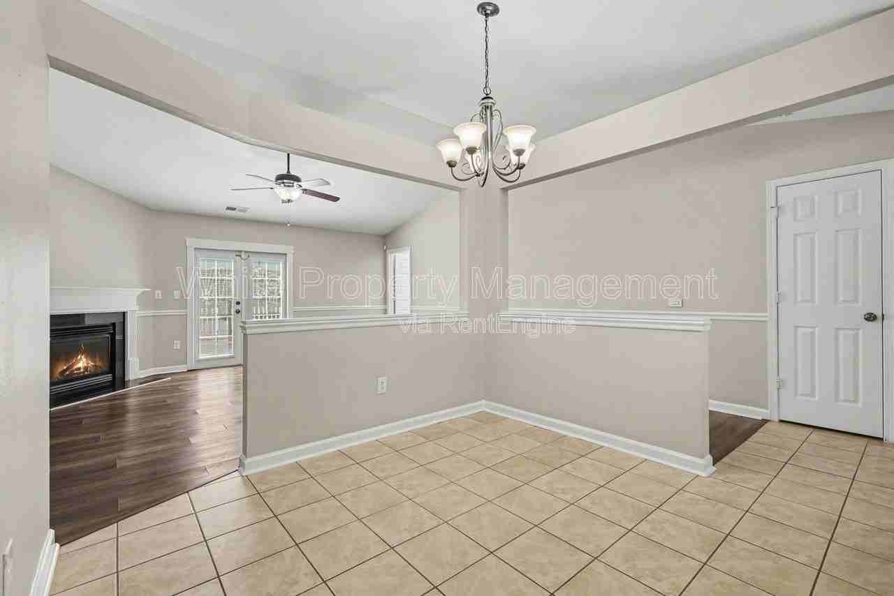 1820 Meadow Crossing Dr - Photo 2 of 32