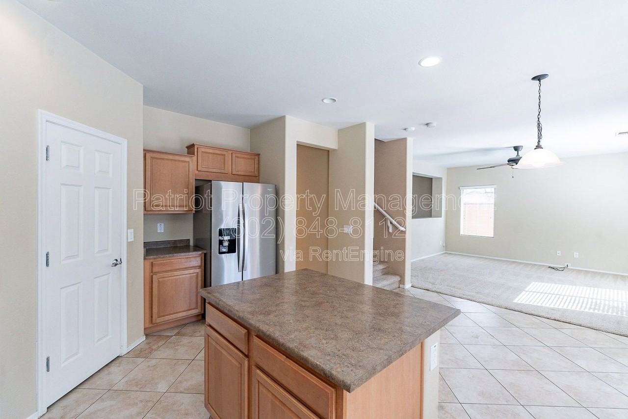 26043 W Potter Dr - Photo 5 of 40