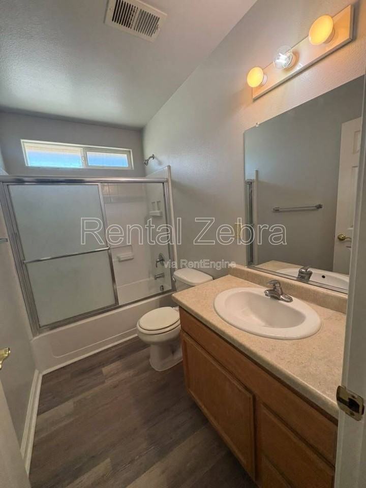 2951 Willowbrook Dr #B - Photo 4 of 10
