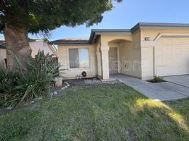 featured image of 2862 La Cresenta Ave