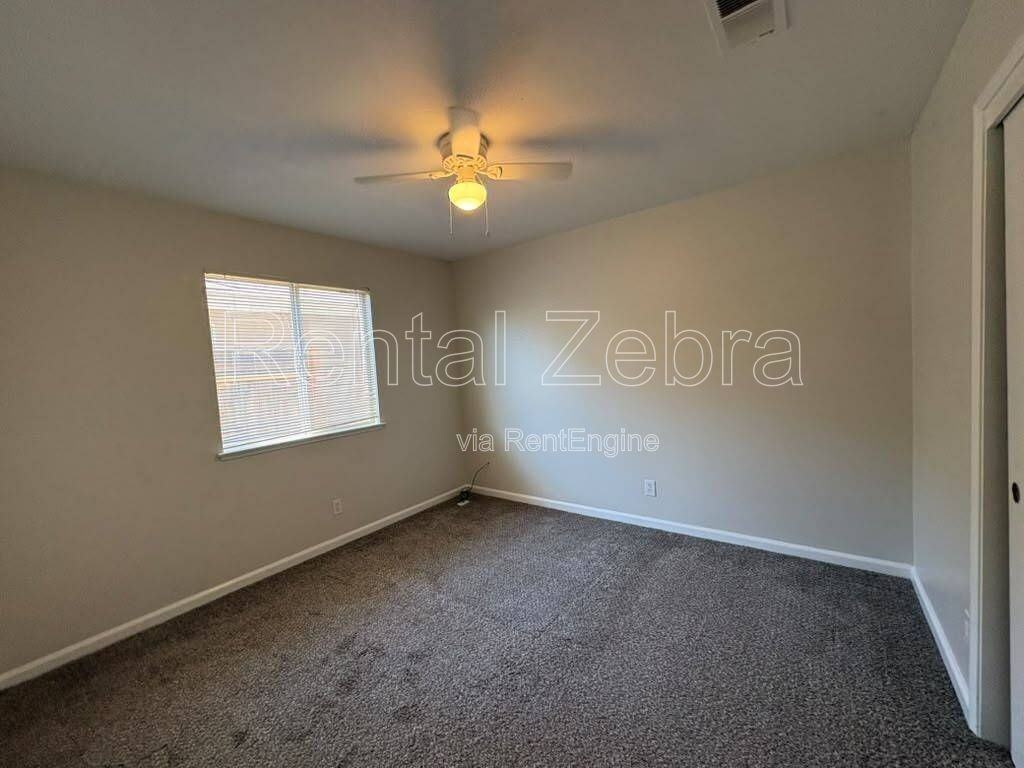 2862 La Cresenta Ave - Photo 3 of 10