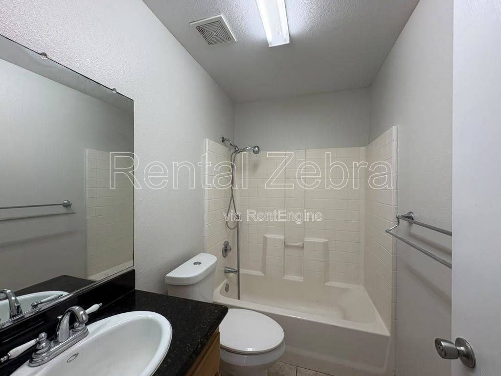 2862 La Cresenta Ave - Photo 7 of 10
