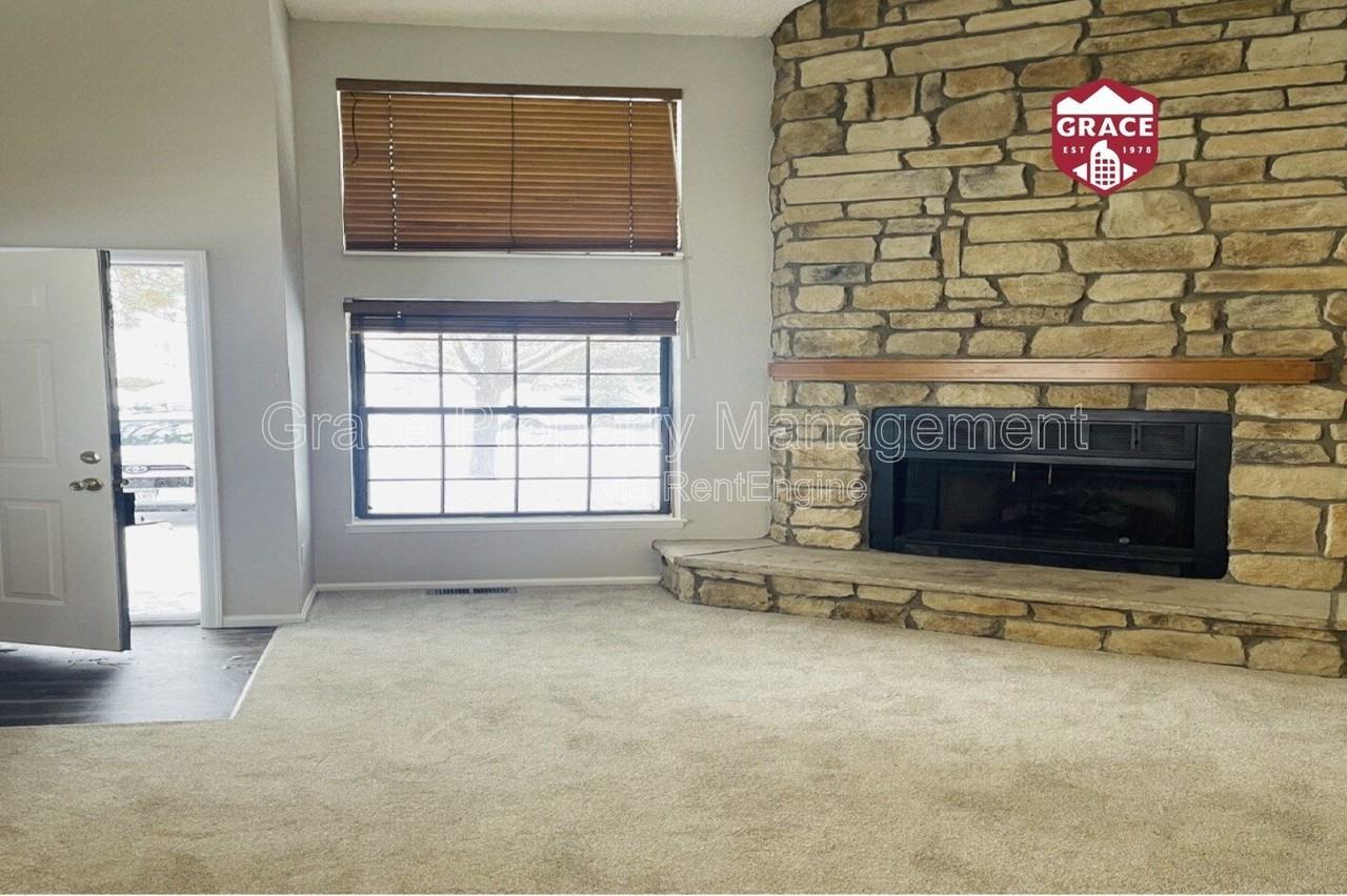 453 S Kittredge St #A - Photo 2 of 16