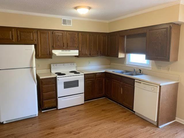 134 Oakmont Dr #12 - Photo 3 of 15
