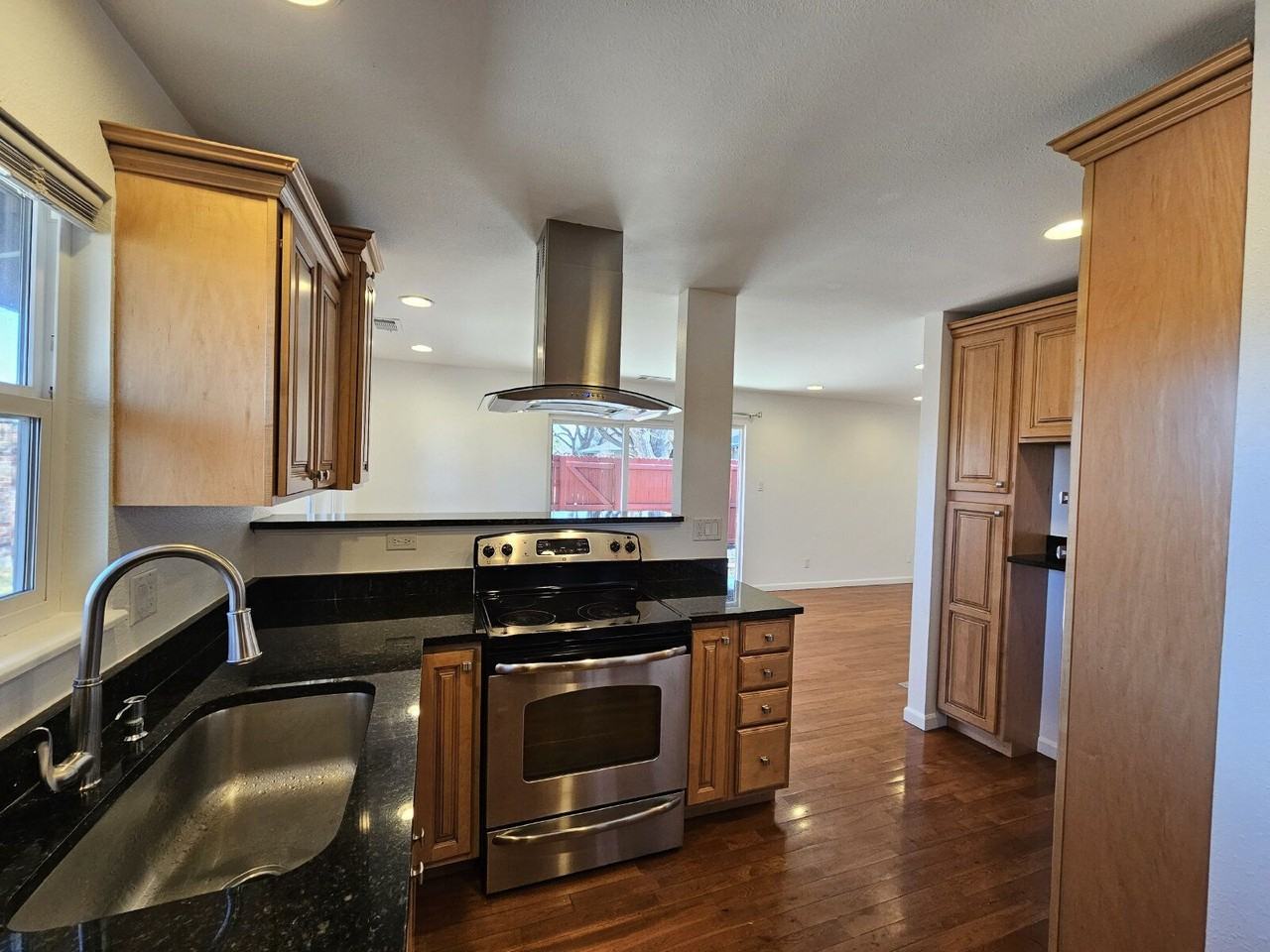 5926 S Willow Way - Photo 3 of 17