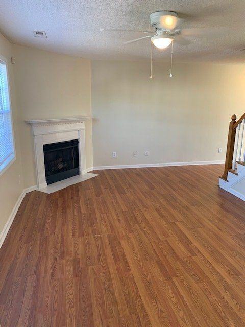 3935 Sterling Pointe Dr - Photo 2 of 13