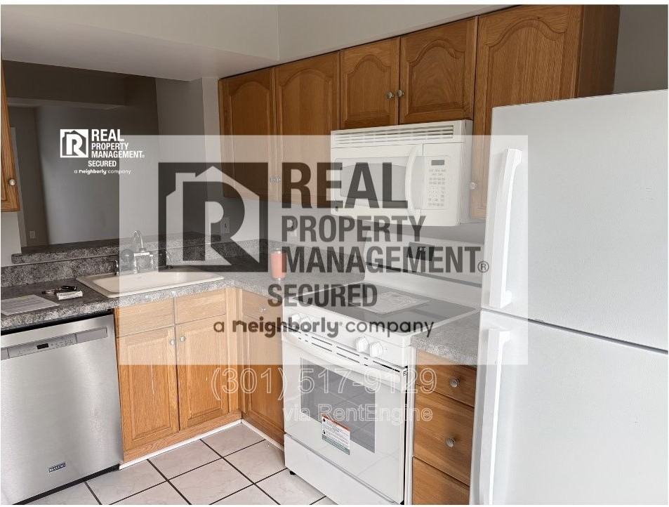 1346 Riverwood Way - Photo 3 of 12